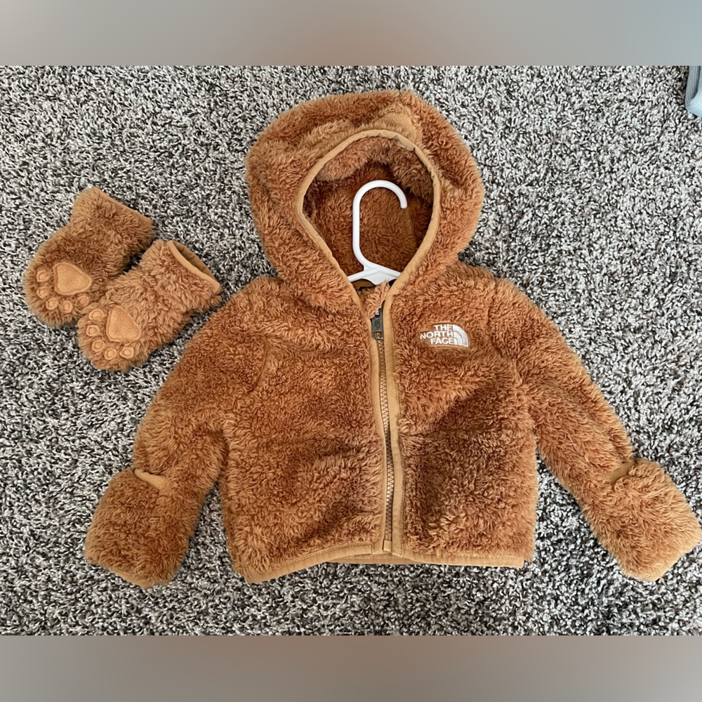 The North Face baby bear jacket and mittens. Only worn once. 0-3 months.